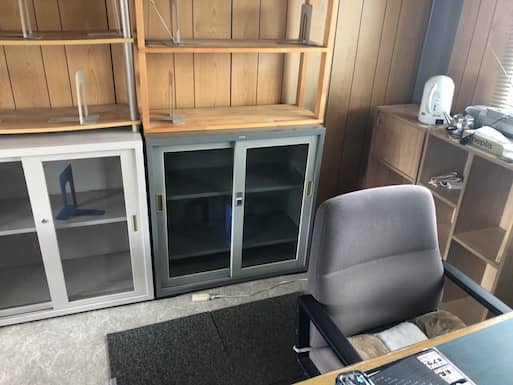 京都府亀岡市のT様 – 椅子や収納棚の不用品回収事例