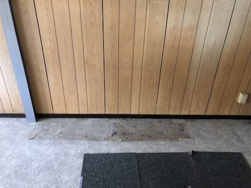 京都府亀岡市のT様 – 椅子や収納棚の不用品回収事例