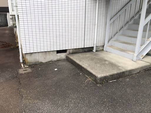 山形県鶴岡市のT様 – 座椅子や収納棚の不用品回収事例